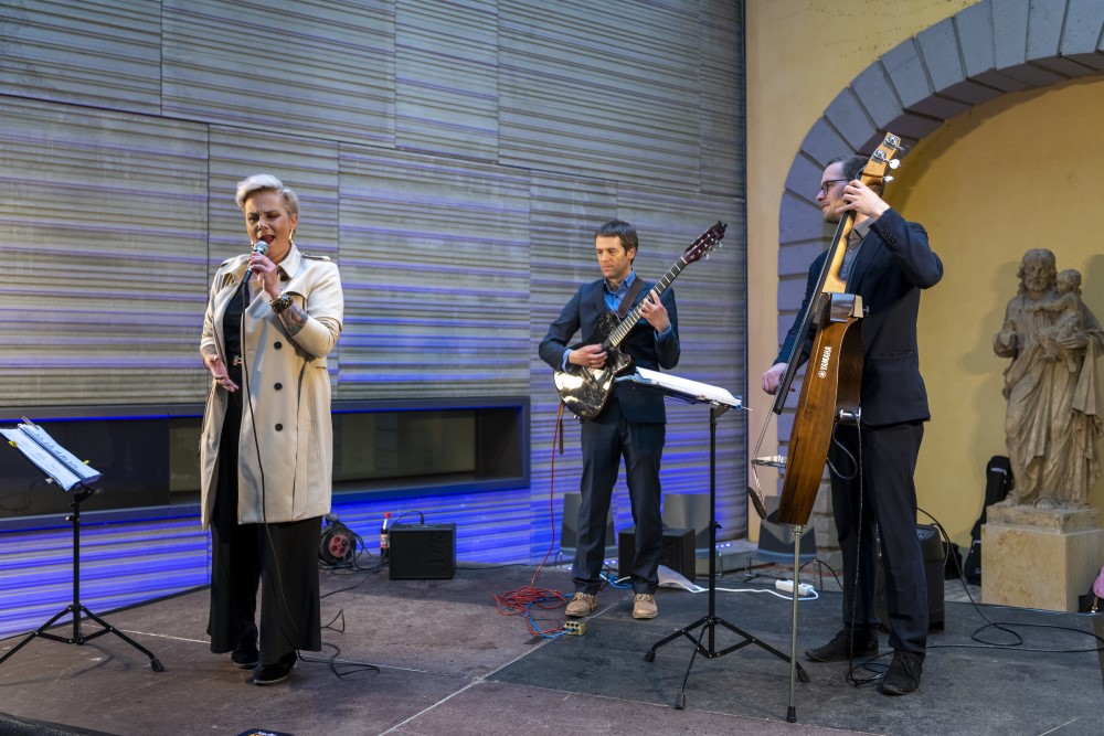 Anne Martin &amp; OneNighters im Angermuseum