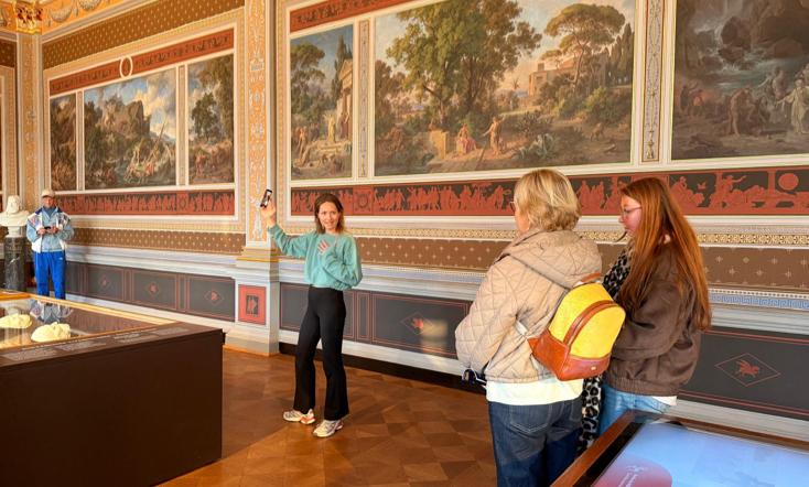 Inszenierung „Dialog im Museum“ im Museum Neues Weimar © Stadt Weimar