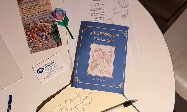 Museumsübergreifendes Familienprogramm „Versteckte Blumen - Bertuchs Bilderbuch für Kinder“ © Stadt Weimar