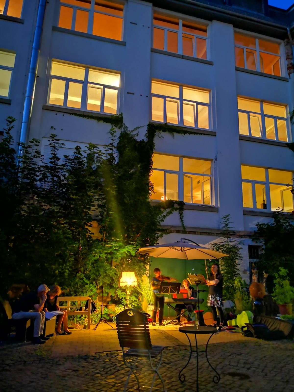 Kulturfabrik Apolda Blick ind en erleuchteten Hof